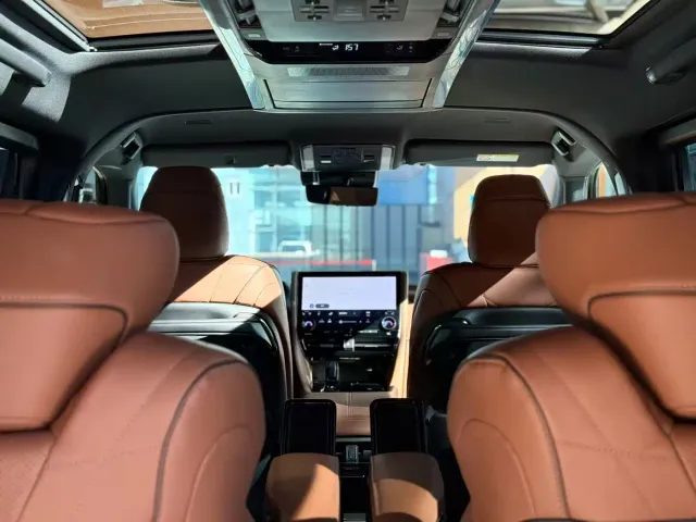 Toyota Alphard — Фото автомобиля 22