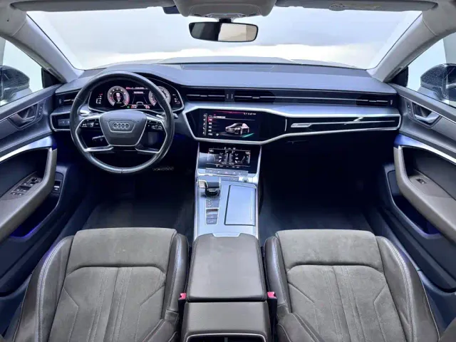 Audi A7L — Фото автомобиля 10