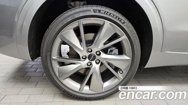 Genesis GV70 2.5T Бензин AWD — Фото автомобиля 5