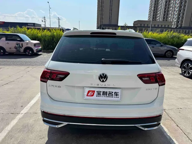 Volkswagen Tiguan L — Фото автомобиля 6