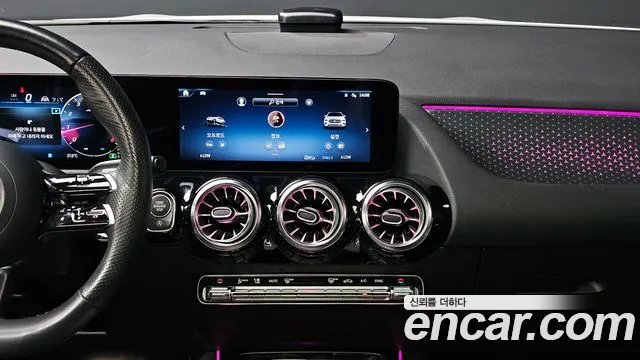 Mercedes-Benz GLA-Class H247 — Фото автомобиля 20