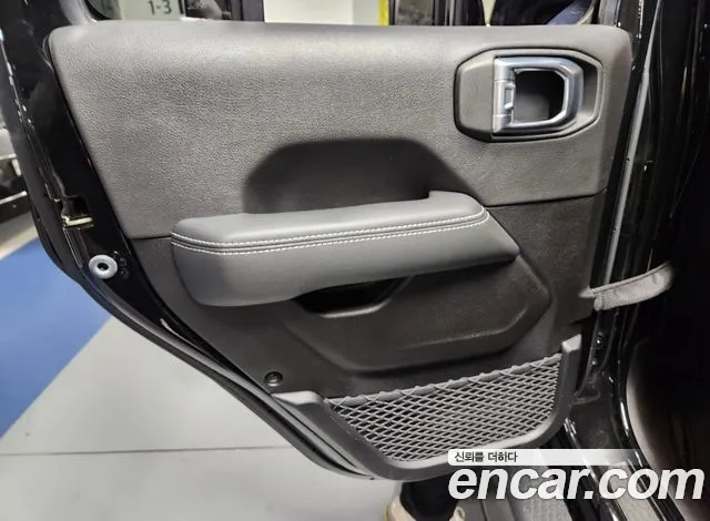 Jeep Wrangler Wrangler (JL) 2.0 Overland 4 двери — Фото автомобиля 8