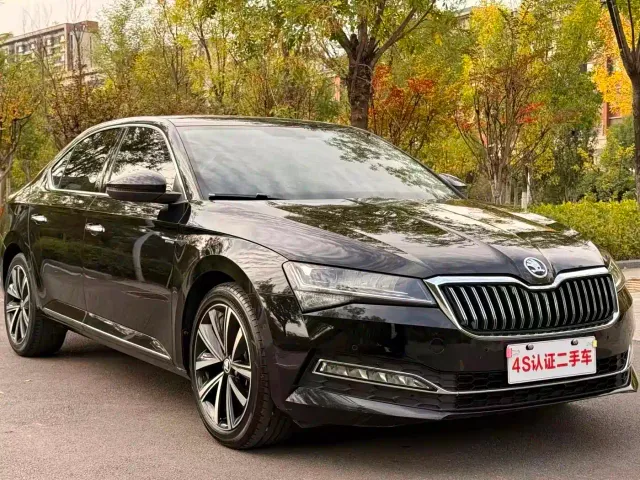 Skoda Superb — Фото автомобиля 4