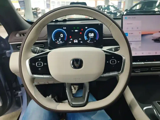 Changan Eado — Фото автомобиля 10