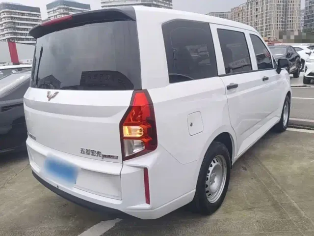 Wuling Hongguang Plus — Фото автомобиля 6
