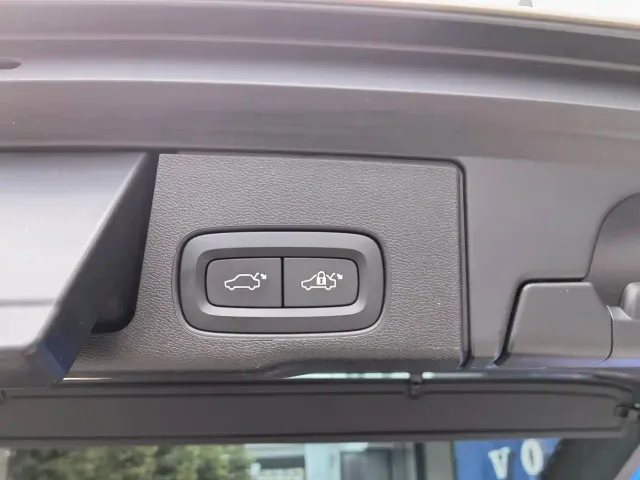 Volvo XC60 — Фото автомобиля 9