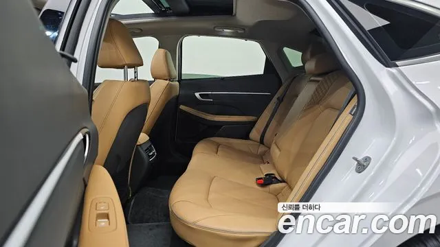 Hyundai Sonata Inspiration — Фото автомобиля 12