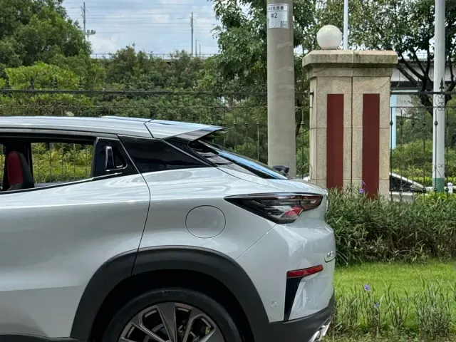 Changan UNI-T — Фото автомобиля 3