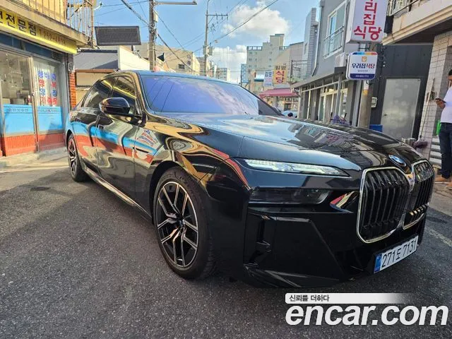 BMW 7 Series — Фото автомобиля 8