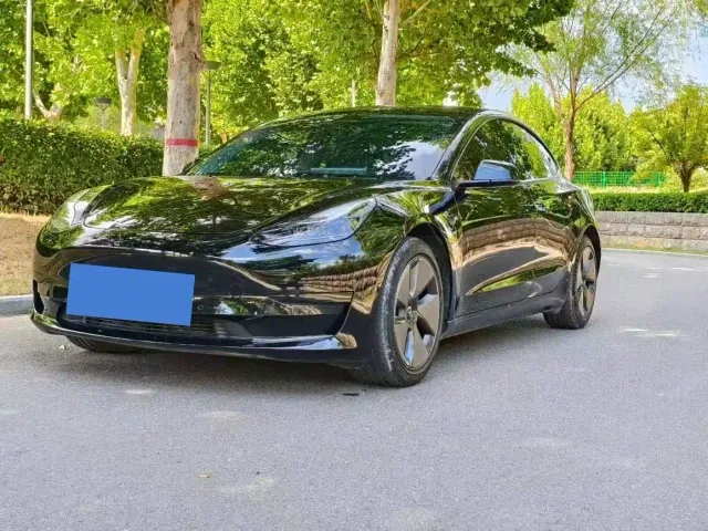 Фотография автомобиля — Tesla Model 3