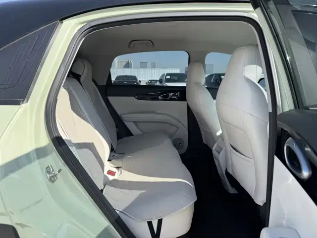 Geely Starry Wish — Фото автомобиля 13