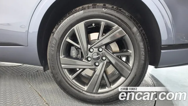 Genesis GV70 2.5T Бензин AWD — Фото автомобиля 21