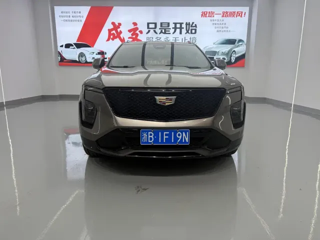 Cadillac XT4 — Фото автомобиля 4