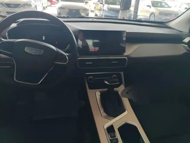 Geely Binyue — Фото автомобиля 12