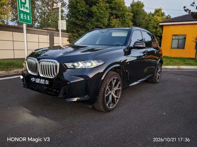 Фотография автомобиля — BMW X5