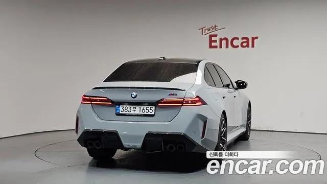 BMW M5 — Фото автомобиля 3