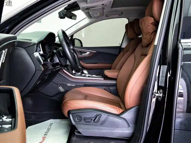 Audi Q7 — Фото автомобиля 11