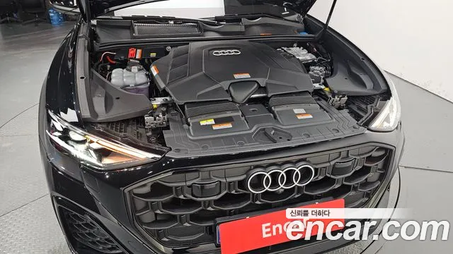 Audi Q8 55 TFSI quattro Premium — Фото автомобиля 5