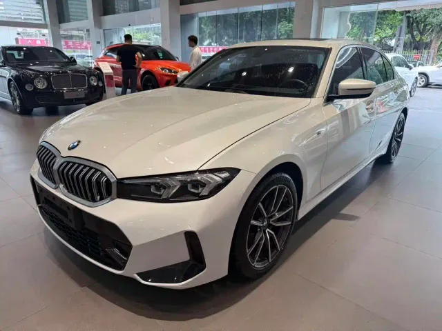 Фотография автомобиля — BMW 3 Series