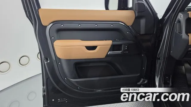 Land Rover Defender L663 — Фото автомобиля 13