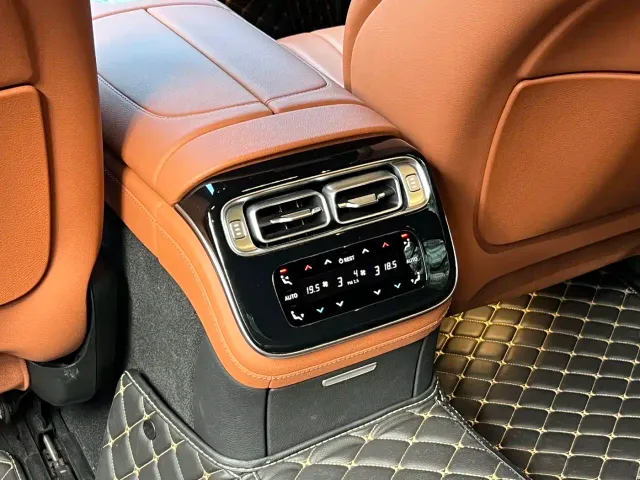 Mercedes-Benz S-Class — Фото автомобиля 15