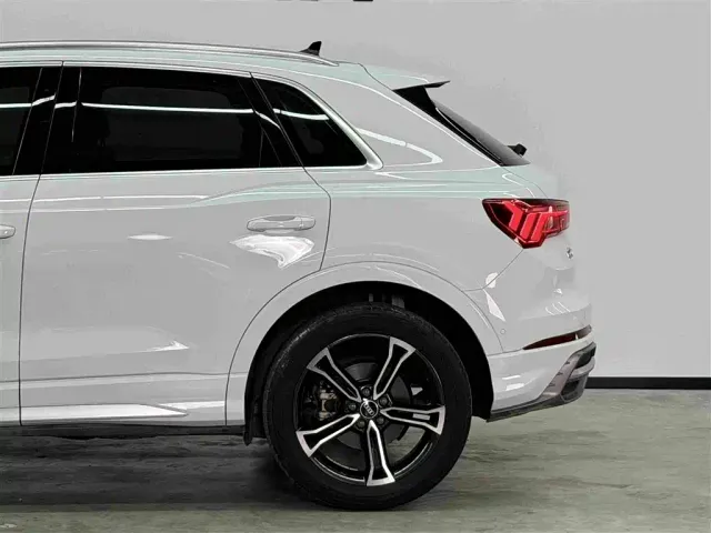 Audi Q3 — Фото автомобиля 12