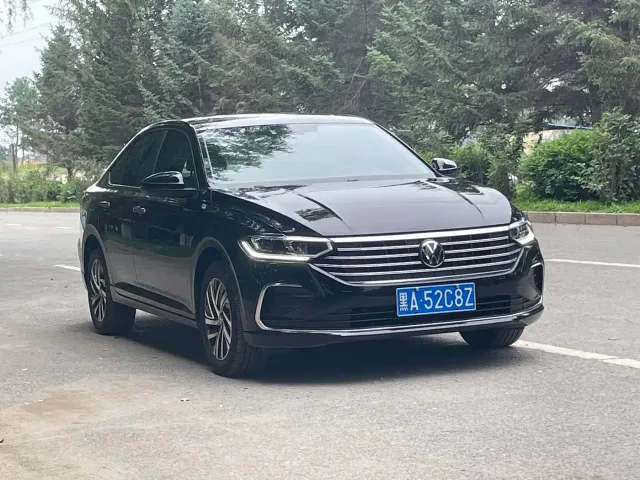 Volkswagen Lavida — Фото автомобиля 3