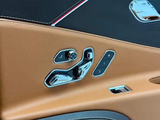 Bentley Flying Spur — Фото автомобиля 30