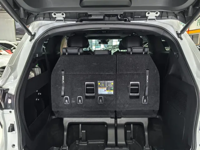 Toyota Sienna — Фото автомобиля 18
