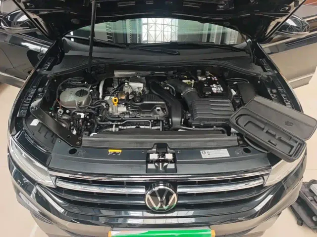 Volkswagen Tiguan L — Фото автомобиля 19
