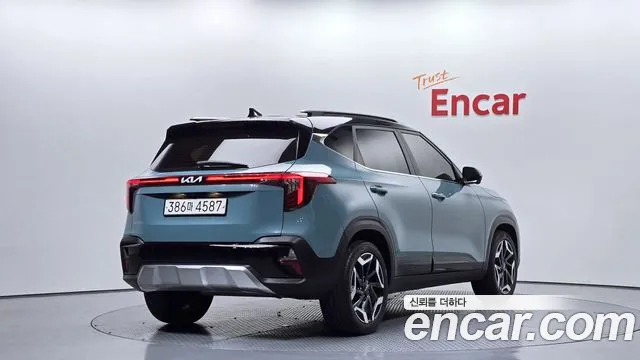 Kia Seltos Новый Seltos Бензин 1.6 турбо 2WD — Фото автомобиля 2