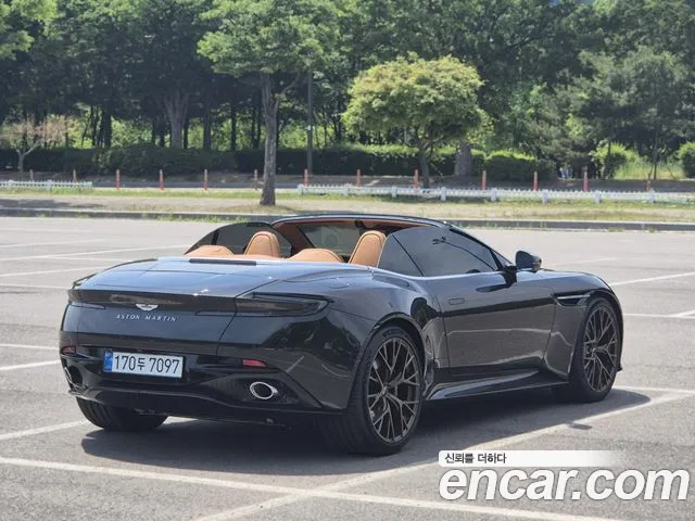 Astonmartin DB12 — Фото автомобиля 2