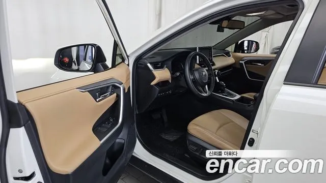Toyota RAV4 — Фото автомобиля 10