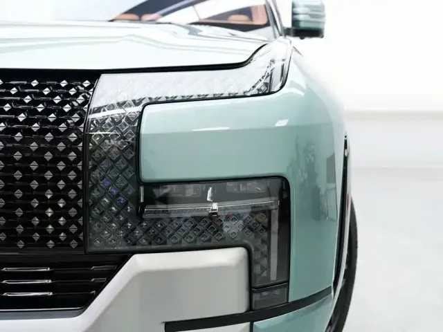 BYD U8 — Фото автомобиля 2
