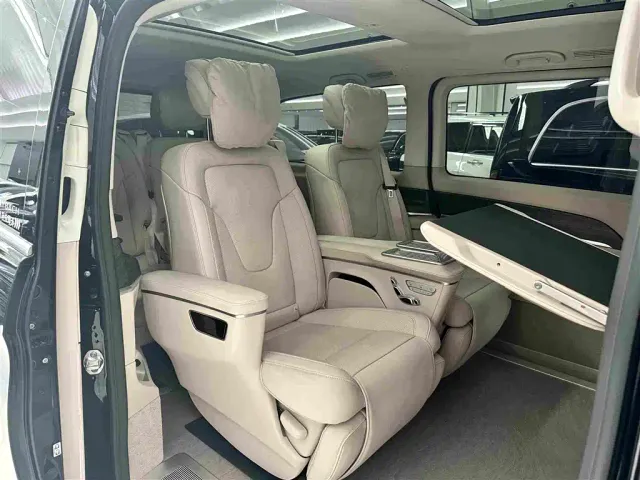Mercedes-Benz V-Class — Фото автомобиля 12