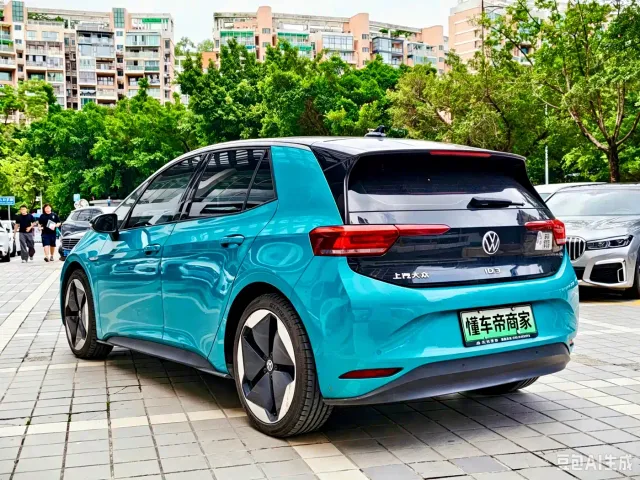 Volkswagen ID.3 — Фото автомобиля 4