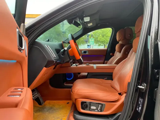 Li Auto L8 — Фото автомобиля 6