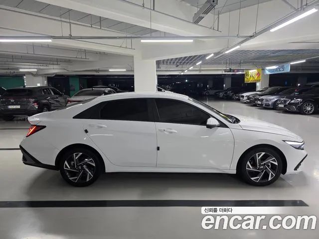 Hyundai AVANTE Новый Avante (CN7) — Фото автомобиля 3