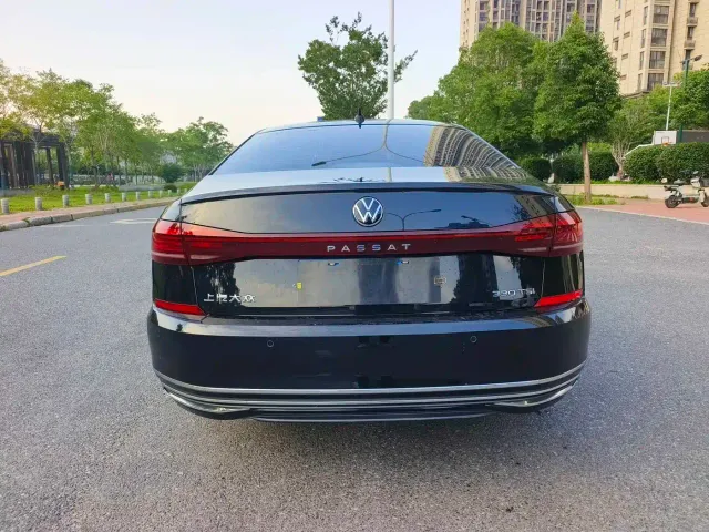 Volkswagen Passat — Фото автомобиля 6