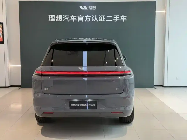 Li Auto L8 — Фото автомобиля 5