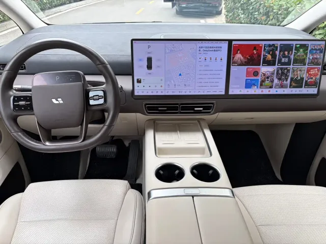 Li Auto MEGA — Фото автомобиля 7