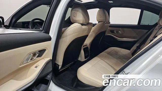 BMW 3-Series 3 серия (G20) 320i M Sport — Фото автомобиля 29