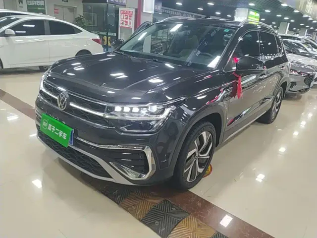 Фотография автомобиля — Volkswagen Tharu