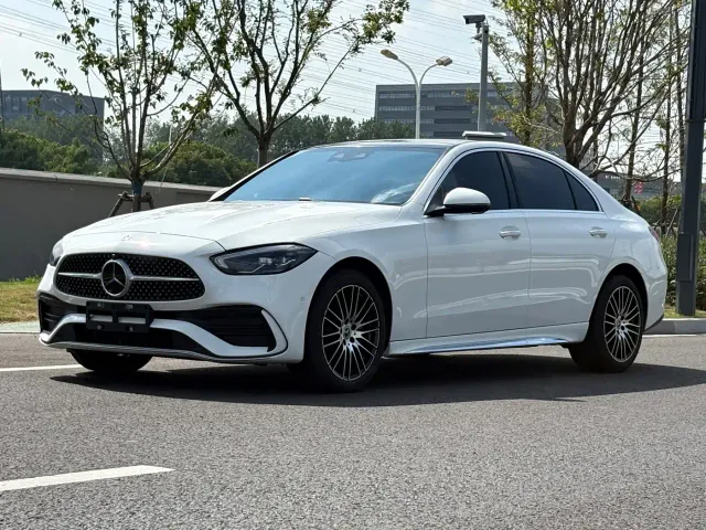 Фотография автомобиля — Mercedes-Benz C-Class