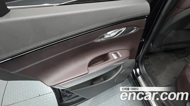 Genesis GV70 — Фото автомобиля 24
