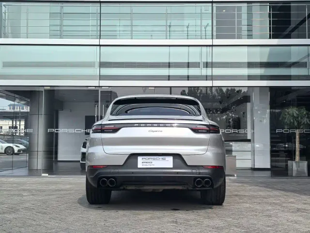 Porsche Cayenne — Фото автомобиля 7