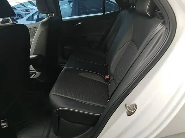 Volkswagen ID.3 — Фото автомобиля 16