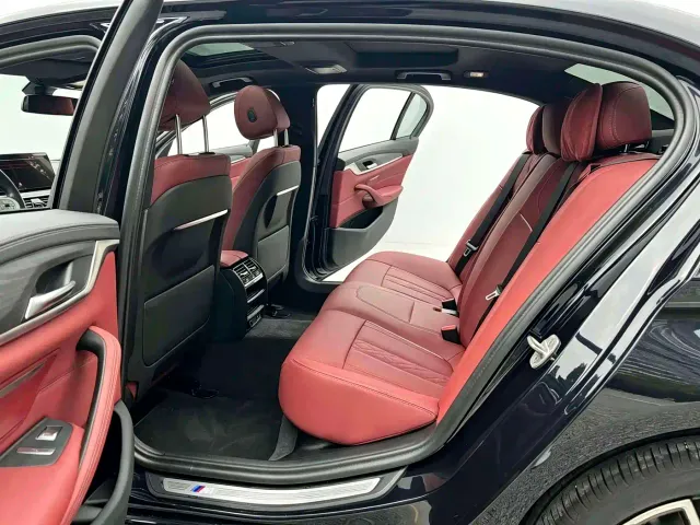 BMW 5 Series — Фото автомобиля 8