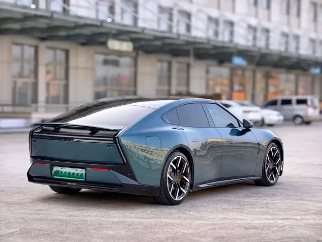 Xpeng P7 — Фото автомобиля 9
