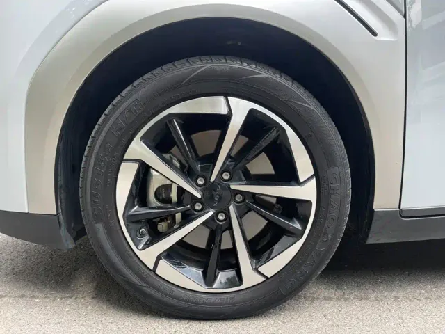 GAC Aion Y — Фото автомобиля 10